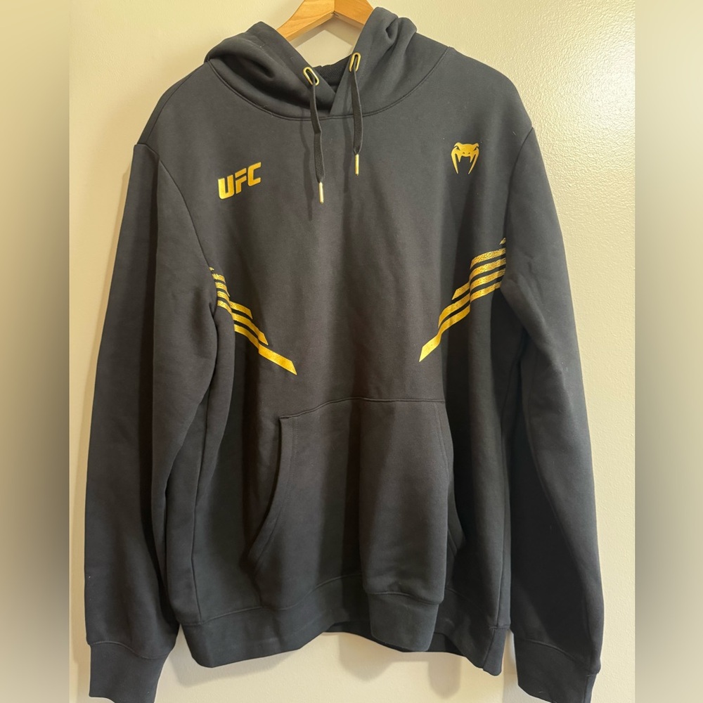 UFC Venum Pullover Hoodie Black/Gold Kangaroo Pocket XL